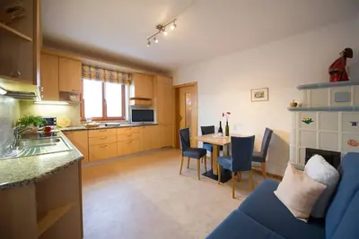 Image de Appartement \"Kristallhof Golden\" avec vue sur la montagne, jardin et terrasse