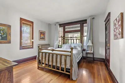 Image de Cottage in the City - Historic Charm, Modern Touch