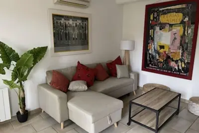 Image de Mas Provençal, cigale pastis lavande soleil et calme