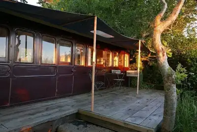 Image de Unique and Magnificently Situated 8 acre Waterside Artists' Retreat Carriage