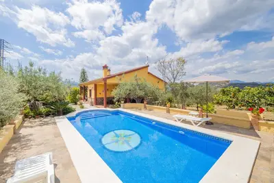 Image de Cubo's Casa Rural Yanza / piscine privée / grande intimité / proche du centre urbain