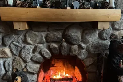 Image de Deruyter Lake and pool- a Paradise Getaway Log Home in the Appalachian