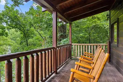 Image de Spring Break at Brave Eagle | Hot Tub Movie & Game Room