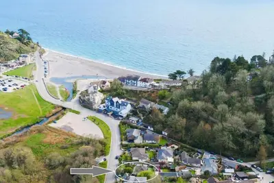 Image de By The Beach, pet friendly, with open fire in Seaton, Cornwall