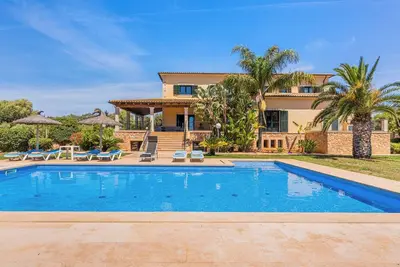 Image de Maison \"Can Bou\" avec vue sur les montagnes et la mer, piscine, Wi-Fi, balcon, jardin et terrasse