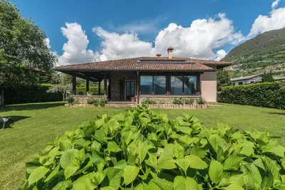 Image de Appartement \"Villa Rita Superiore\" avec vue sur le lac, jardin et piscine