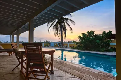Image de Sunset Villa - Stunning View! - private pool - 4 bed - 4 bath- 11 guest home
