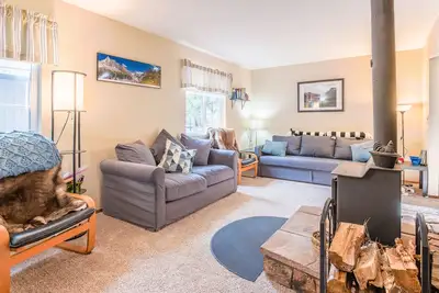 Image de Squirrel Away-Pet Friendly, A/C & Lake Access!