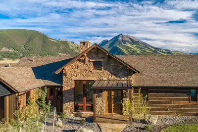 Image de Emigrant Peak Lodge ·Privacy, Firepit, near Chico and Yellowstone Park