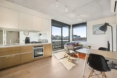 Image de Comfy 2-Bed Balcony Unit near Iconic Chapel St