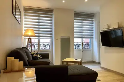 Image de T2 cosy  avec cabine  hypercentre