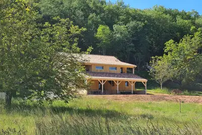 Image de Le Séchoir des acacias, Gîte \"La Noyeraie\" de 110m2 avec piscine chauffée.