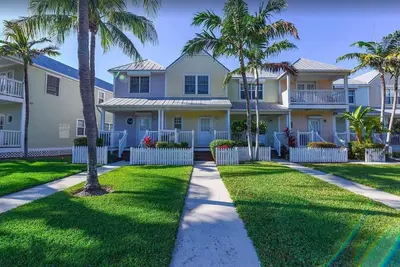 Oceanfront Duck Key Townhouse - Sleeps 6
