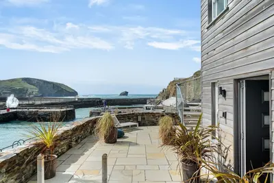 Image de The perfect luxury coastal property to enjoy this magnificent location