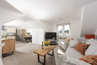 Image de Bridge Apartment - an apartment that sleeps 6 guests in 3 bedrooms