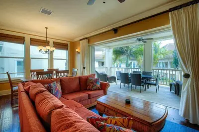 Image de Easy walk to beach! Spacious Patio, Covered Lanai, Shared Pool, Gym