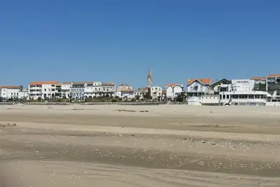 Image de Bel appartement lumineux avec stationnement privé pour 4 personnes