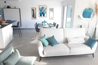 Image de Villa contemporaine à 5 minutes de la plage