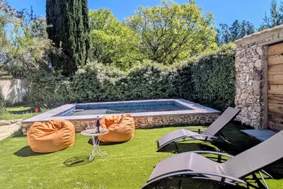 Image de Mas en Provence avec Spa et Piscine privés
