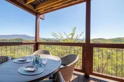 Image de Lux 4br w Views! Arcade+Hot Tub+Pool Table