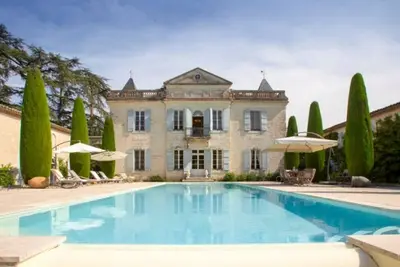 Image de Magnifique Château, Piscine, Tennis, Parc, pour 26 personnes