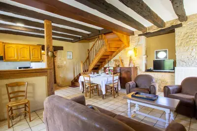 Maison Périgourdine avec jardin, WiFi, proche de Sarlat, idéale pour familles et randonnées