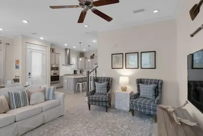 Image de Pet Friendly, 1 Min From Prominence Pool, Sleeps 8 + Free Attraction Tickets!