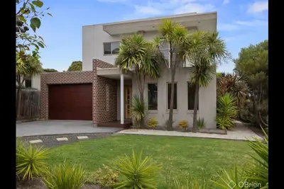 Image de Modern Town house close to sand, beach and restaurants.