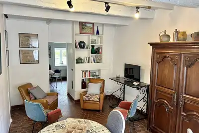 Image de Petite maison de village Étape, à côté du Verger de la ville!