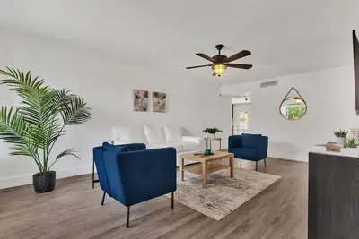 Image de Private Desert Oasis in the Perfect Tempe Location