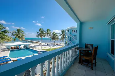 Image de Sunset Beach A6 Beautiful remodeled condo on the Beach San Pedro - kayaks, bikes