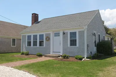 Image de Great Location! Now Booking for 2025 2026 Season - 3 min walk to Englewood Beach