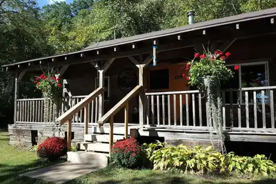 Image de Rustic, small and primitive cabin - Riverview Cabin, Llc