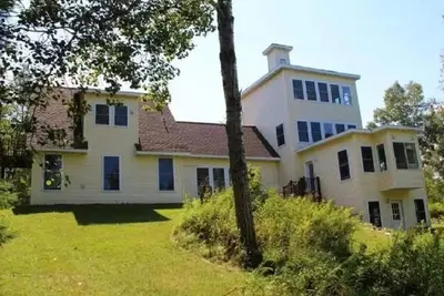 Image de Custom Craftsman home. 20 Miles from Downtown Duluth.