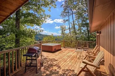 Image de Above the Rest: 🏔 View•Hot Tub•Nearby Attractions