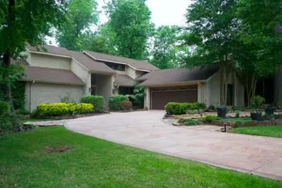 Image de Beautiful, Modern, Resort Style Home In Gated, Golf Community On  Lake Conroe