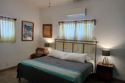 Image de Room #6 Master with one king size bed, one double bed & one double bunk bed