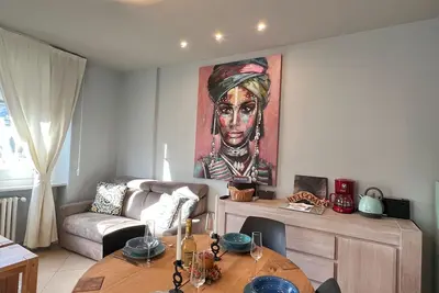 La Tour Apartment - Blue Moon