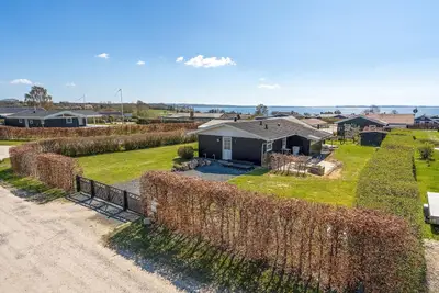 Image de Belle maison à Rønde avec WiFi