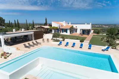 Image de Villa Alfarrobeira - Superb Villa located on the cliff overlooking Lagos Marina