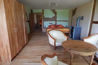 Image de Meerblickwohnung - Meerzauber. Gutshaus Reidervitz mit GroĂźem Lindengartenarten