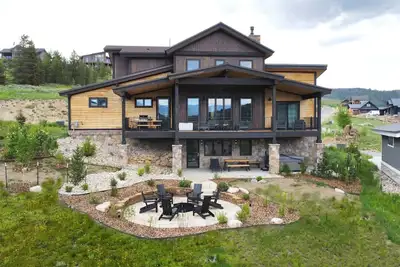 Image de Lone Eagle Chalet at Granby Ranch - With Hot Tub!