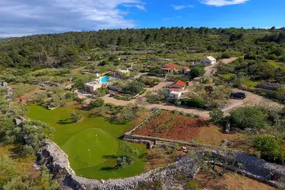 Hacienda Lucio/secluded estate/practice golf/enjoy the view and great pool