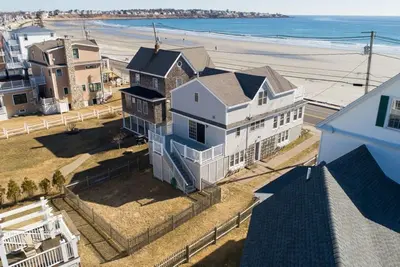 The Beach House on Long Sands Beach! !