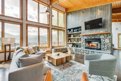 Image de Lake Life Mountain & Lake Views, Hot Tub, & Dock