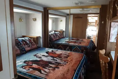 Image de Private home away from home and just a short drive to the old west.