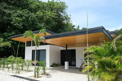 Image de Modern Tropical Residence w/ Private Pool - Casa Mariposa