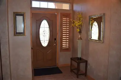 Image de Sleeps 6 Near Golf, Hiking…Minutes to Shopping & Sport Stadiums. Pets welcomed