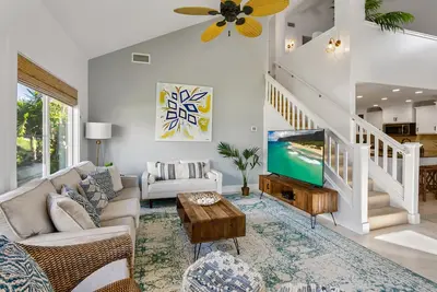 Image de koolkondo  Luxury Designer Condo with  Ac/pool by the beach