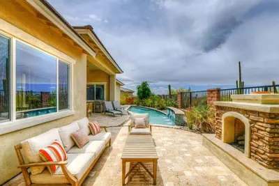 Image de Fantastic desert retreat w\/ private pool, outdoor fireplace, & high-speed WiFi